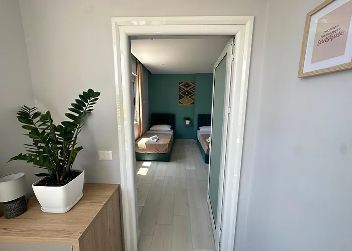 Tiffany Seaw View Vlore